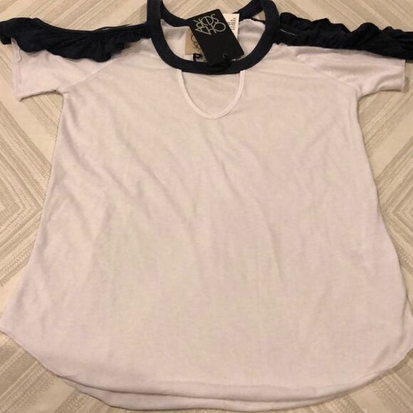 Chaser White T-Shirt w. Grey Ruffle Open Shoulder - Picture 1 of 7